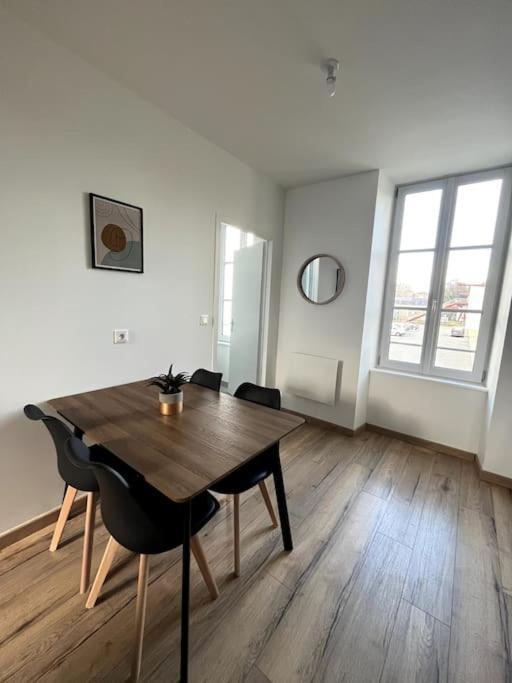 Le Duplex Tout Confort Bressuire Exterior photo